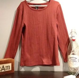 Quarter sleeve ribbed shirt